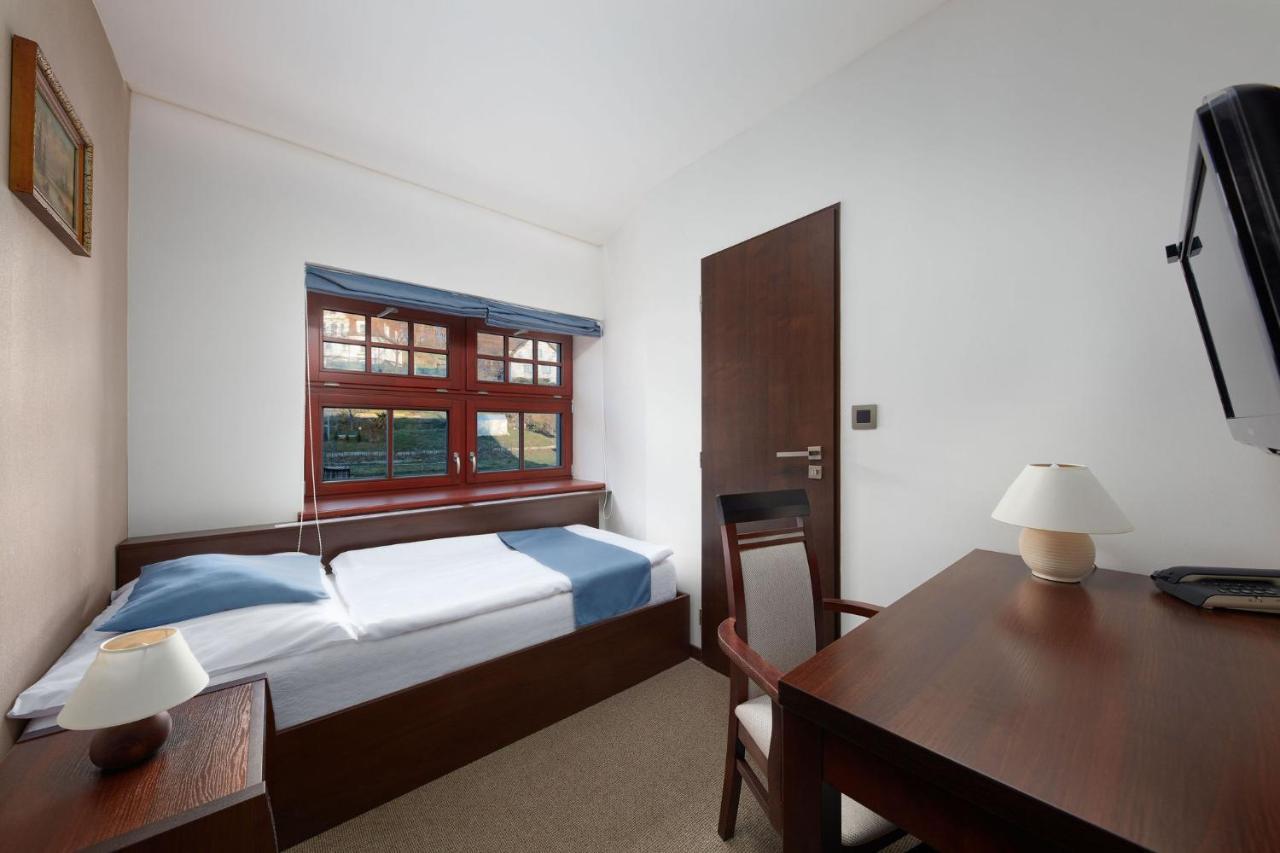 Hotel Slunny Dvur Jesenik Ngoại thất bức ảnh