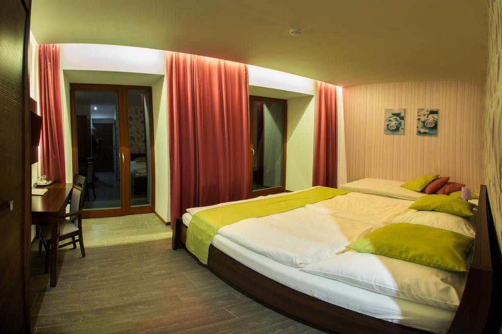 Hotel Slunny Dvur Jesenik Ngoại thất bức ảnh
